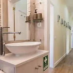 아파트 Whome Sunny Terrace Apartment With River Views