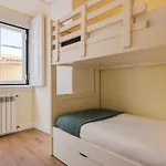Whome Sunny Terrace Apartment With River Views 아파트 *