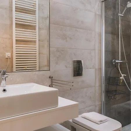 Apartment 70m2 Tagus River Terrace In Alfama By Lovelystay *