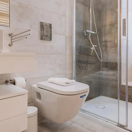 70m2 Tagus River Terrace In Alfama By Lovelystay شقة